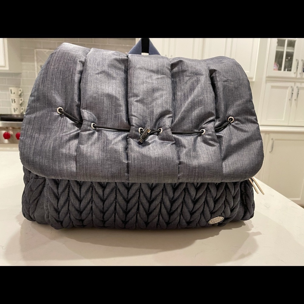 Like New Happ Diaper backpack in Navy